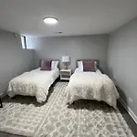 Modern 3 Bedroom Close To Downtown Chicago