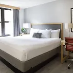 Saint Clair - Magnificent Mile Hotel