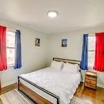 Convenient Chicago Vacation Rental With Office!