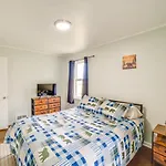 Convenient Chicago Vacation Rental With Office!