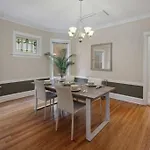 Casa Aville Is A 3-Bed 2-Bath With Large Dining Room And Ez Car Parking In Center Of Andersonville!