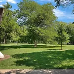 Newly Renovated 2Bd Across From Palmer Square Park Condo