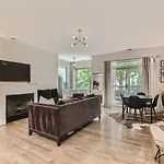 University Of Chicago Condo - 1 Bed / 2 Bath W/Parking Space