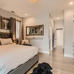 University Of Chicago Condo - 1 Bed / 2 Bath W/Parking Space