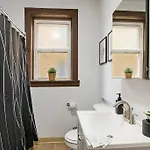 Warm & Inviting 2br - Fullerton 1b * Chicago
