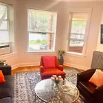 Modern Vintage 2Br Walkable To Dining & Lakefront