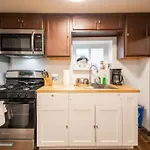 2 Bed / 1 Bath Near O\'Hare