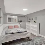 Logan Square Monthly Apartment *