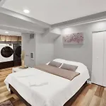 Apartment Logan Square Monthly