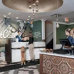 Saint Clair - Magnificent Mile Hotel