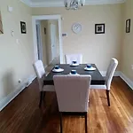 Chicago First Floor Apartment,Close To Restaurants, Expressway, Hospitalsls