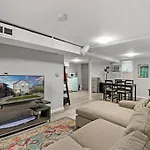 Cozy North Side Oasis Apartment Chicago