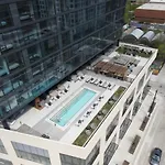 Brand New Luxe Convertible Studio/Downtown Views