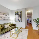 Chic Green L Near Downtown & Il Medical District