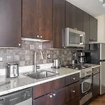 Apartment Gold Coast W Doorman Gym 2 Blocks To L Chi-917 *