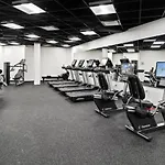 Gold Coast W Doorman Gym 2 Blocks To L Chi-917 *