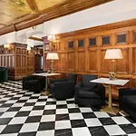Apartment Gold Coast W Doorman Gym 2 Blocks To L Chi-917 Chicago