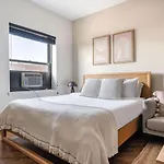 Apartment Gold Coast W Doorman Gym 2 Blocks To L Chi-917 *