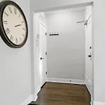 Comfortable 2Br Chicago Apt - Sunnyside 2F