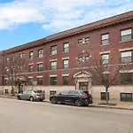 Enchanting 2Br Apt With In-Unit Laundry - 53Rd St 3
