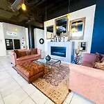 Mccormick Place Beautiful Studio Suite With Optional Parking And Gym Access Sleeps 4 Near Soldier Field And Downtown Chicago