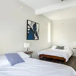 858-2N Beautifully Remodeled Flat Downtown