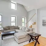 Stunning 2 Floor Penthouse Downtown