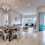 Holiday home Immaculate Brand New Penthouse *