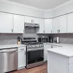 Beautiful Remodeled Penthouse Unit In Old Town