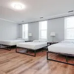 Beautiful Remodeled Penthouse Unit In Old Town