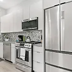 Relaxing 3Br Apt With King Beds & Washer - Lawndale 1 & 2 Rep