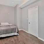 Luxurious Avalon Manor
