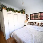 Stone Mansion Sleeps 10-20 Free Tv & Parking