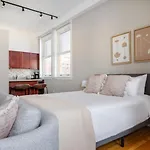 Loop Studio W Pool Gym Nr Financial District Chi-811