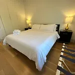 Luxe Urban Retreat Near United Center