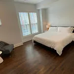 Luxe Lincoln Park Sfh With Private Roof Deck!