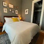 Elegant Hideaway In The Heart Of Andersonville