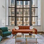 Experience Downtown Chicago At Millennium - Luxury Apartments In The Loop