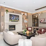 Level - Fulton Market Hotel 5*
