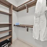 Level - Fulton Market 5*