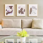 Landing Modern Apartment With Amazing Amenities