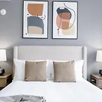 Landing Modern Apartment With Amazing Amenities