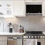 Landing Modern Apartment With Amazing Amenities