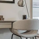Landing Modern Apartment With Amazing Amenities