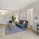 Elegant 1Br Hyde Park Apartment - Windermere 310