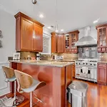 Spectacular Lakeview Condo 1Bd Withoffice & Parking Condo