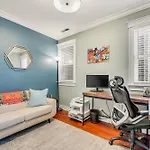 Spectacular Lakeview Condo 1Bd Withoffice & Parking Condo