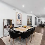 Lavish 3 Bed Near Hyde Park
