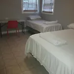8100 Happy Homestay
