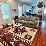 Cozy Chicago Apartment Next To The River